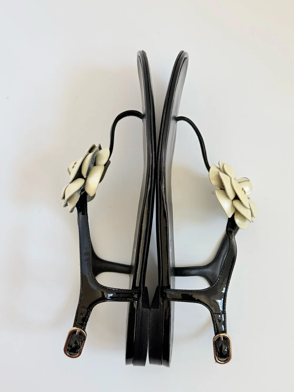 CHANEL Black Patent Leather Ivory Camellia Flower Flat Thong Sandals EU 37.5